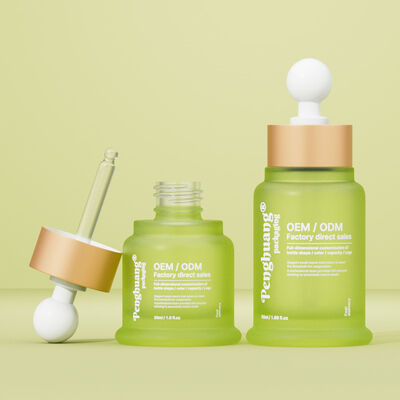 सार तेल सीरम बोतल जिसमें हॉट स्टैम्पिंग प्रिंटिंग है जो स्टाइलिश कॉस्मेटिक पैकेजिंग और स्किनकेयर उत्पाद अपील प्रदान करती है