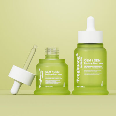 सार तेल सीरम बोतल जिसमें हॉट स्टैम्पिंग प्रिंटिंग है जो स्टाइलिश कॉस्मेटिक पैकेजिंग और स्किनकेयर उत्पाद अपील प्रदान करती है