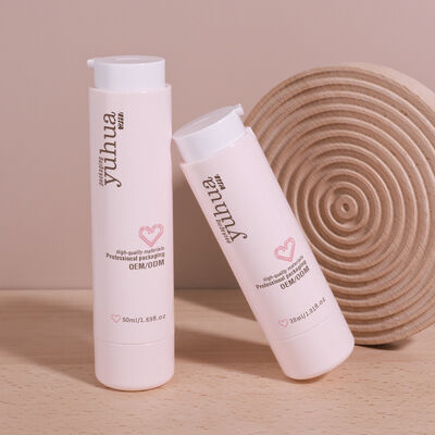 एयरलेस पंप और कस्टम डिज़ाइन वाली टिकाऊ प्लास्टिक लोशन की बोतल, कॉस्मेटिक पैकेजिंग और तरल उत्पाद भंडारण के लिए आदर्श