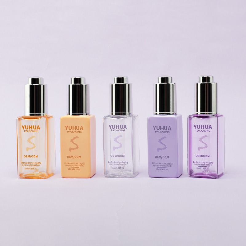 स्पष्ट हरे नीले या सफेद रंग में सिल्क स्क्रीन/हॉट स्टैम्पिंग/लेबलिंग प्रिंटिंग के साथ स्क्वायर सीरम ड्रॉपर बोतलें