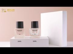 स्पष्ट तरल फाउंडेशन बोतलें 30ml क्षमता प्रेस सीरम पंप सटीक और नियंत्रित वितरण के लिए