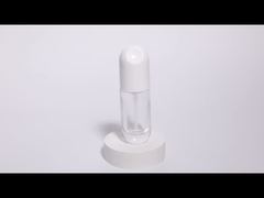 तरल नींव की बोतलें