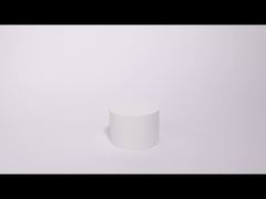 तरल नींव की बोतलें